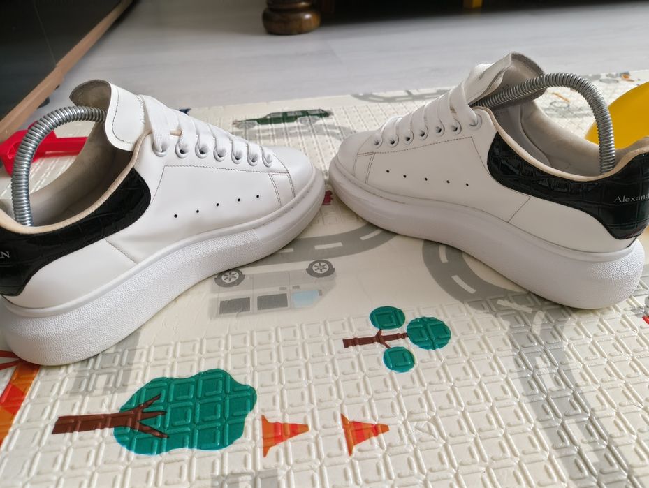 Alexander McQueen 40