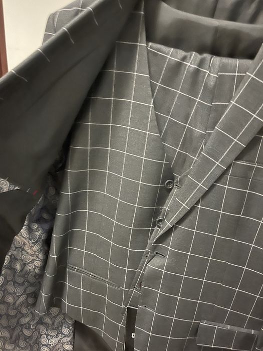 Срочно продам костюм