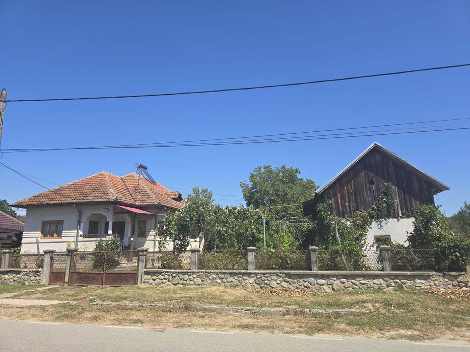 Vanzare casa + teren Tismana 69.000 Euro