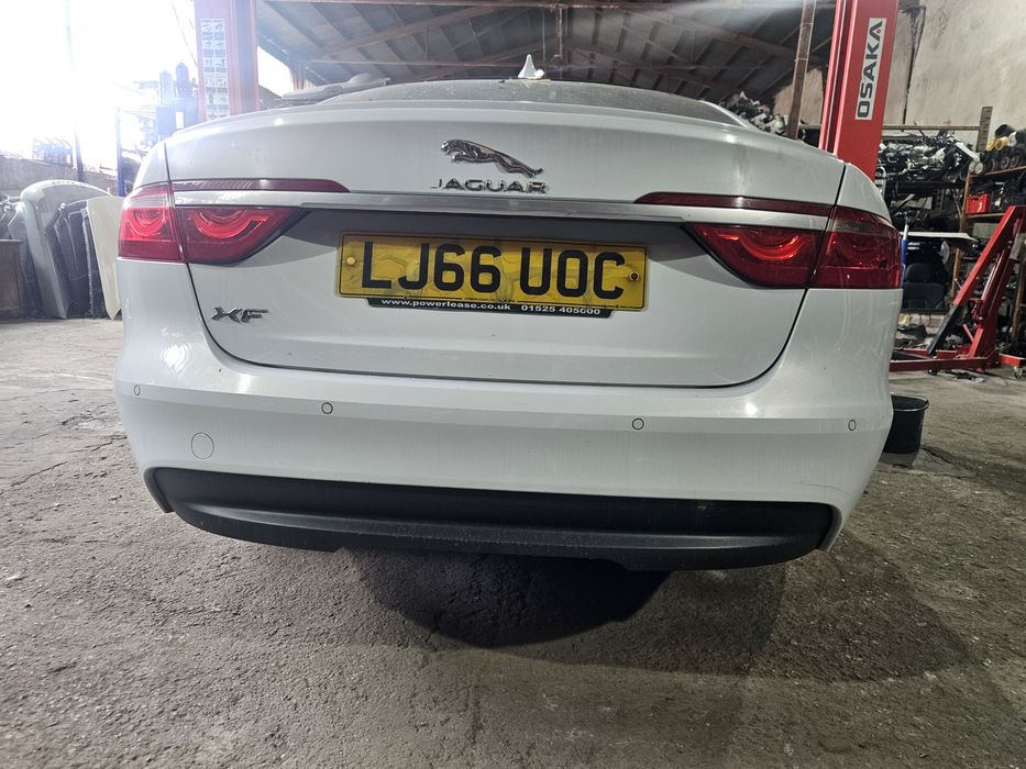 Задна броня за Jaguat XF 2017г.