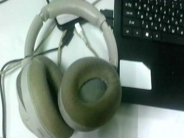 Марка наушников: Sony WH-1000XM4