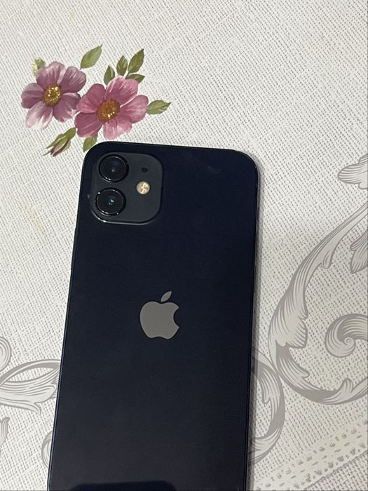 Vand iphone 12,64gb