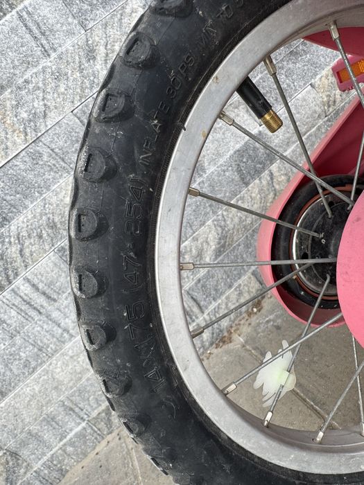 Vand bicicleta fetite copii roata 14 cu roti ajutatoare