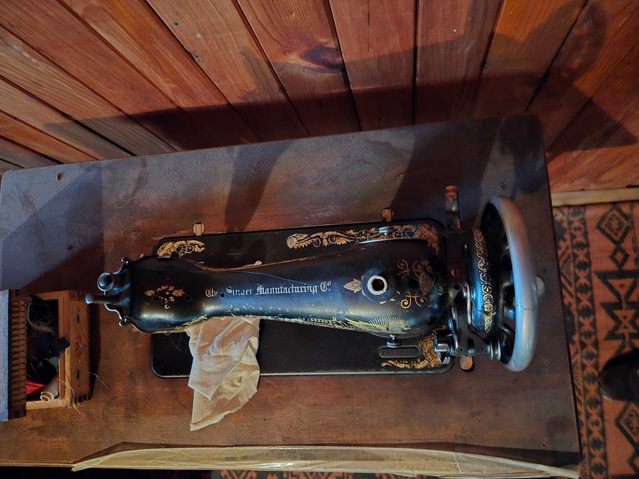 Продавам шевна машина Singer