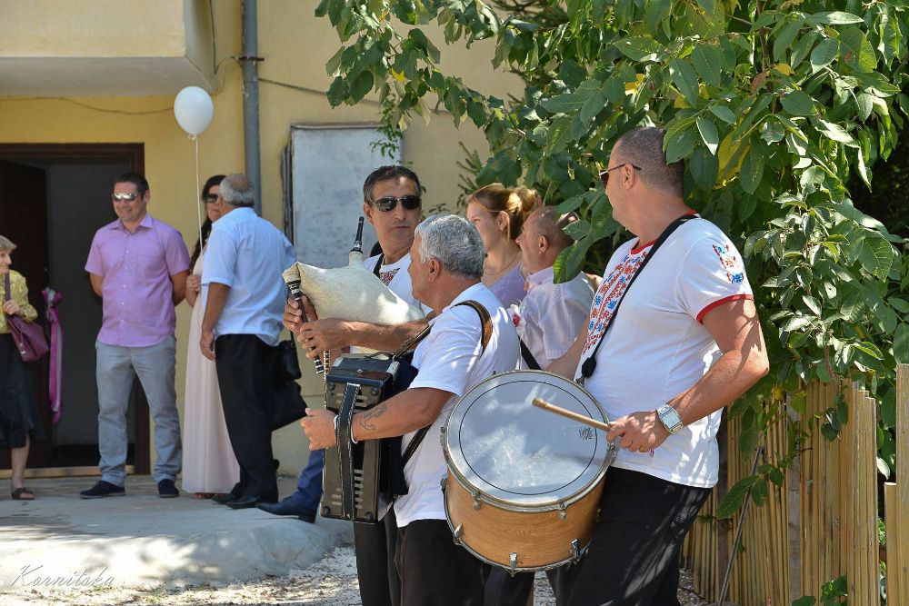 Mузика на живо - DJ-mix- професионално озвучаване / извеждане на булка