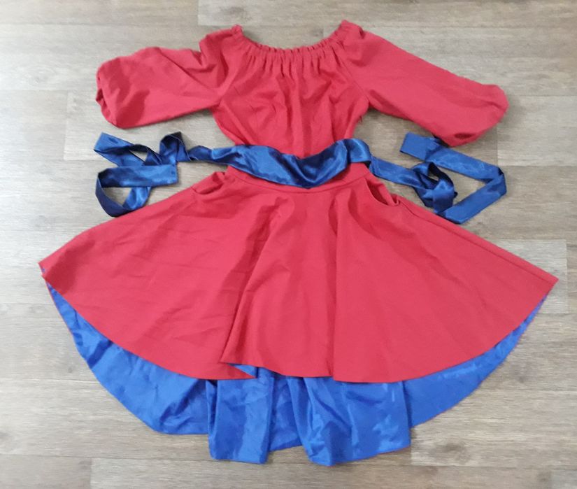 Продаётся коктейльноё платье новое