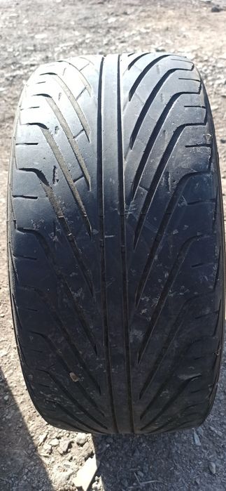 Резина R17 225/45. 2 штуки