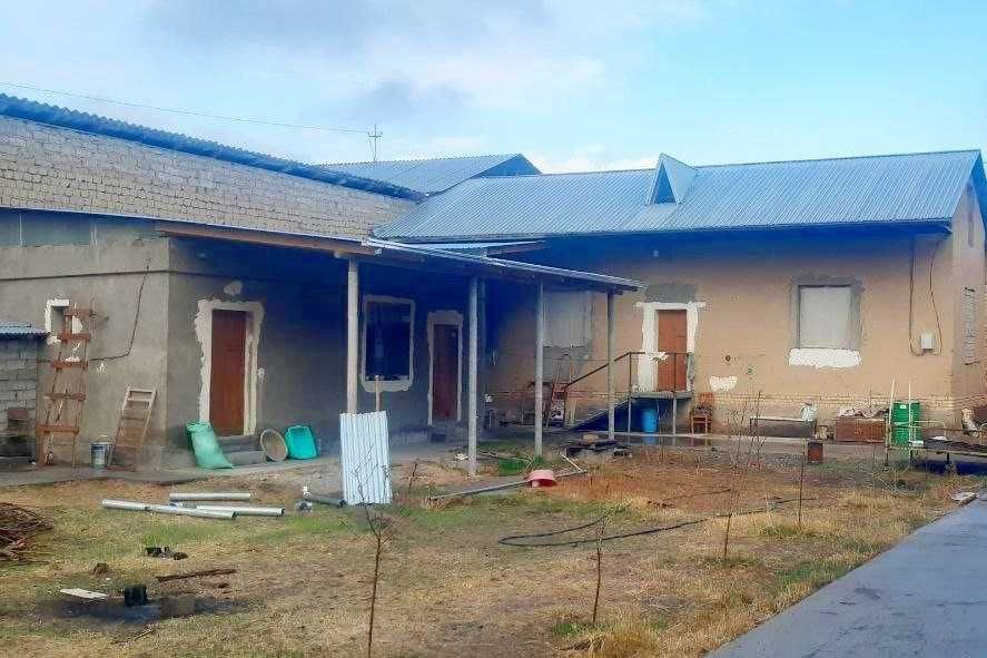 Ховли сотилади Режалар У/н ЕР Олиш вакти! 3 хона  7 сотик Кибрай  рн