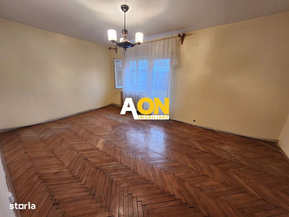 De vanzare apartament 3 camere, Cetate
