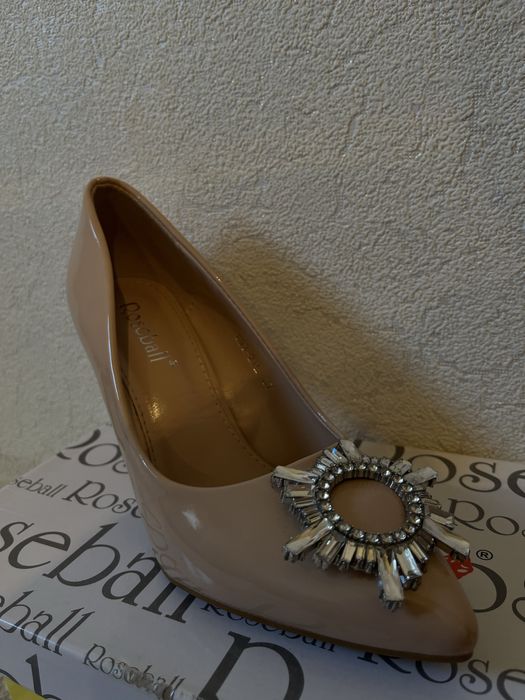 Туфли средний каблук