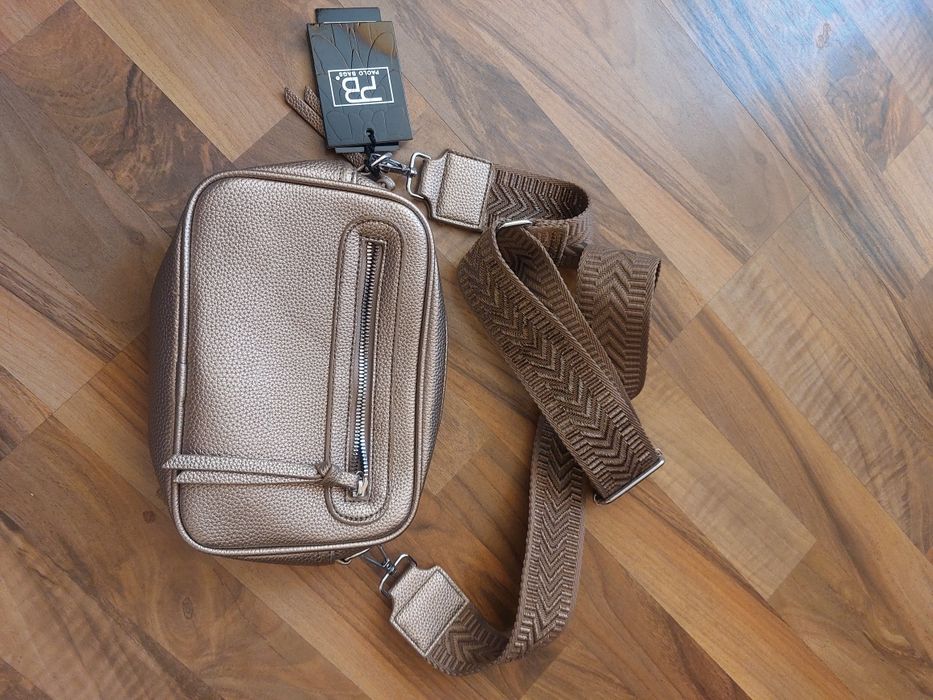 Златиста чанта.        .