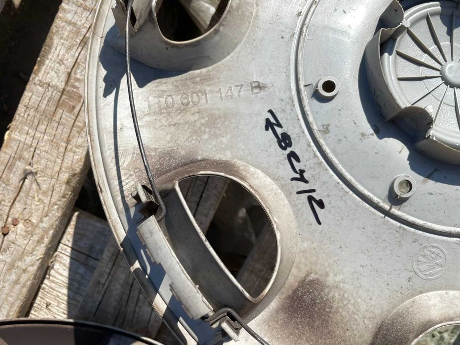 16 цола Тасове VW Touran Jetta Golf Volkswagen 1T0601147B Оригинал