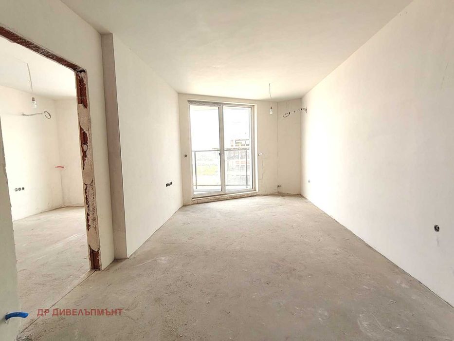 Вътрешен двустаен в центъра с Акт 16 за 2000 EUR/м2 в затворен комплекс