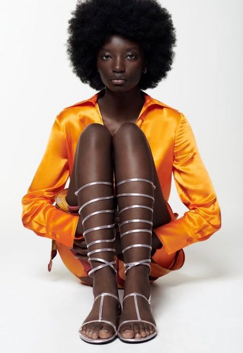 Одежда и обувь сумки продаю . Всё но6