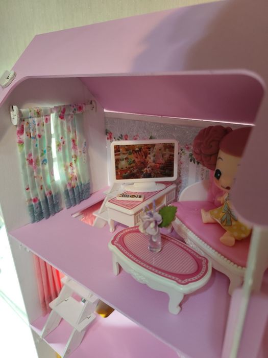 Продам кукольный домик