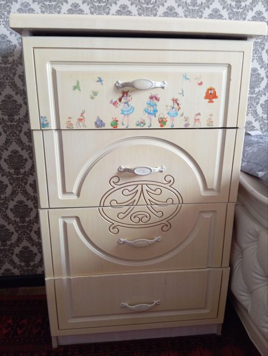 Продается спальный гарнитура