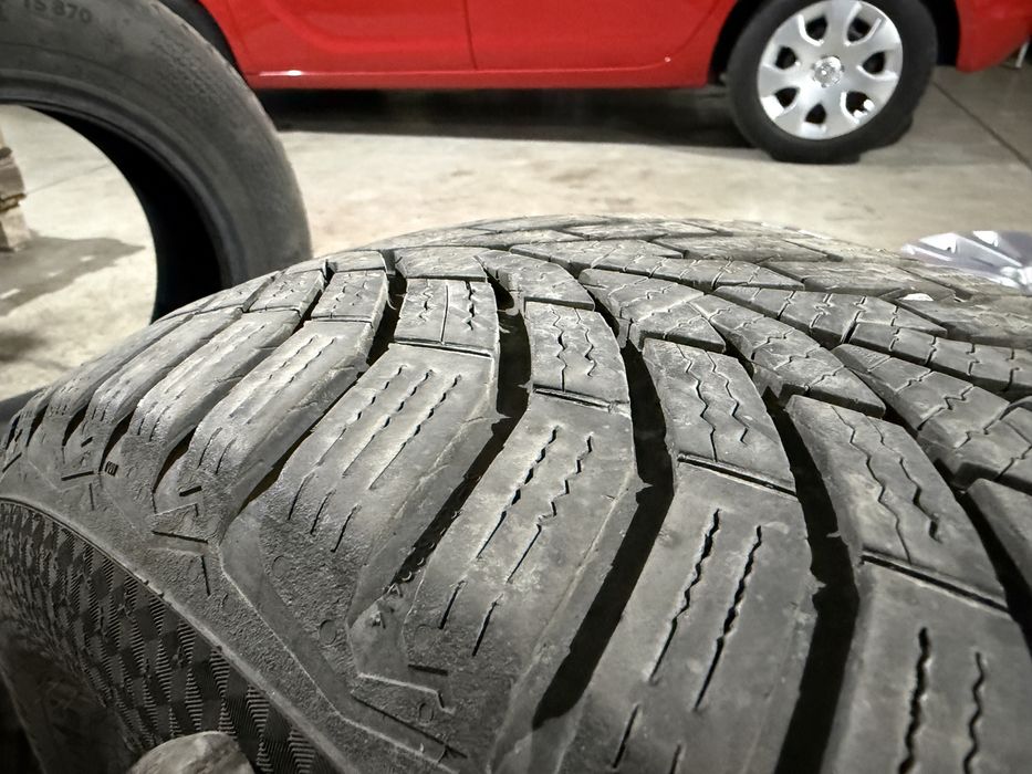 4бр. ОТЛИЧНИ Зимни Гуми 195/65R/15-CONTINENTAL-DOT:2225+4323*8.5м+6.8м