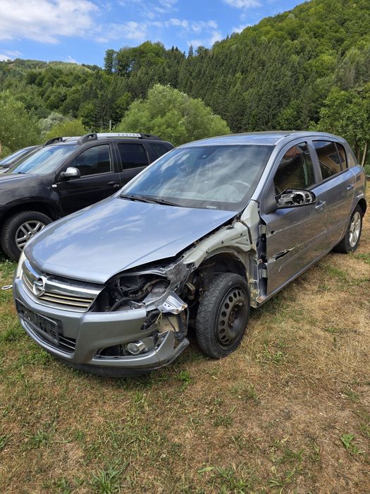 Opel Astra H 1.3 cdti avariat