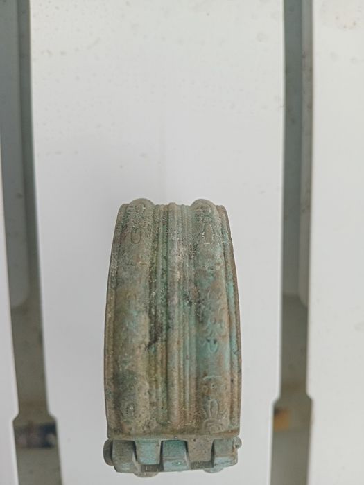 Стара сребърна гривна съчан