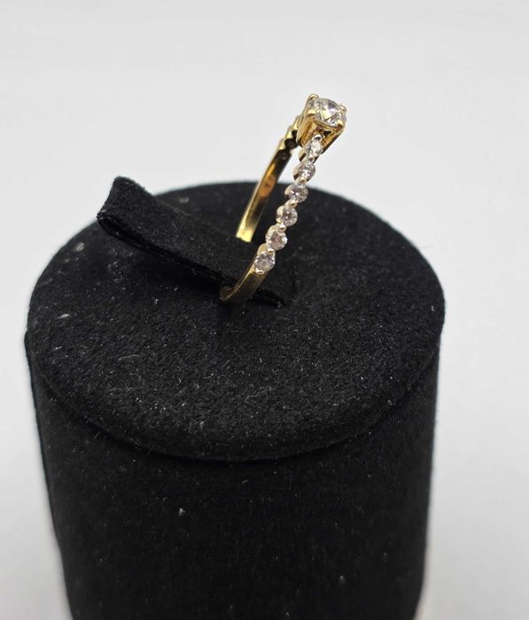 Inel Aur 18K cu diamante