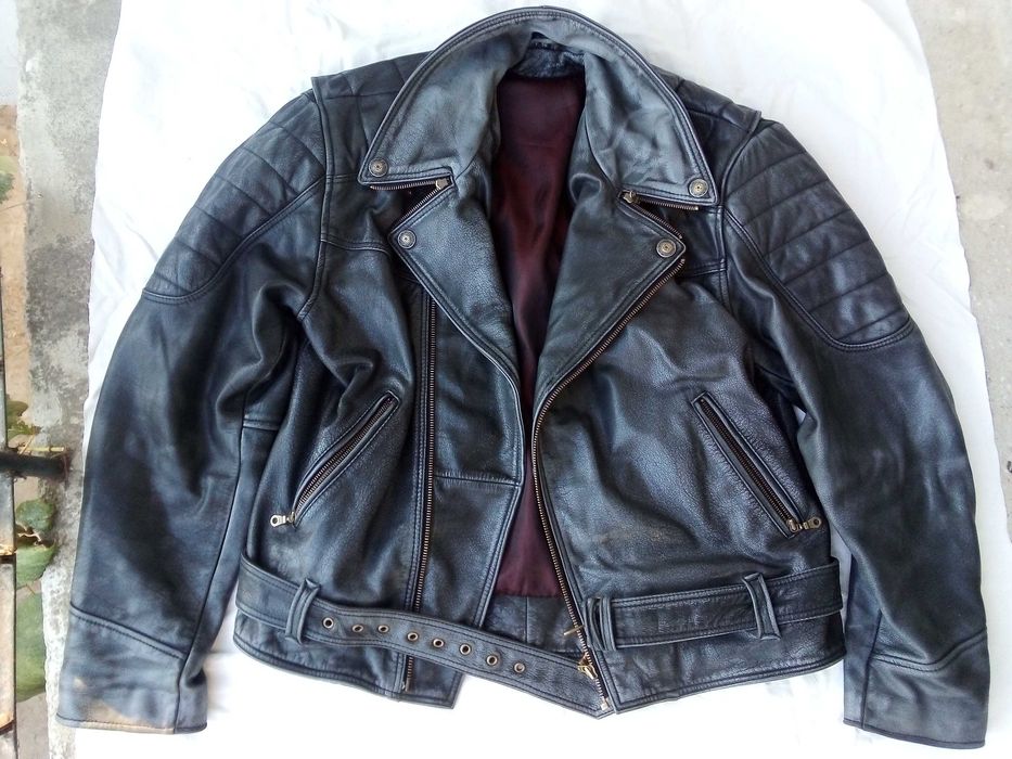 Мото якета панталон ръкавици и ауспуси