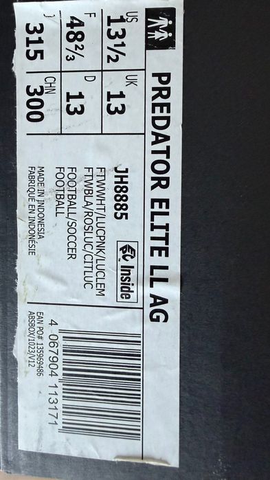 Футболни бутонки