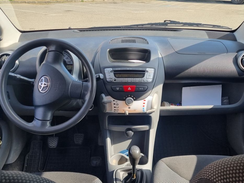 Vând Toyota Aygo