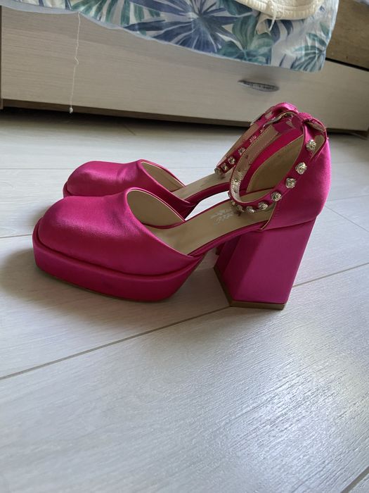 Дамски обувки на ток