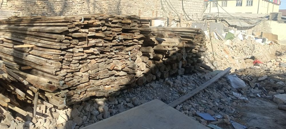 Тахта , бруслар сотилади,