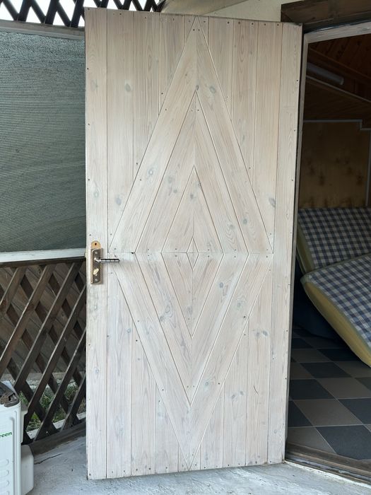 Продам двери чистое дерево