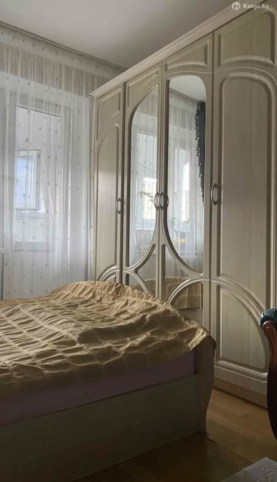 Спальный гарнитур шкаф и кровать