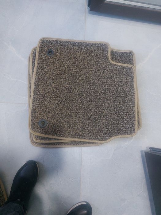 3 д коврики б/у на камри 30=35