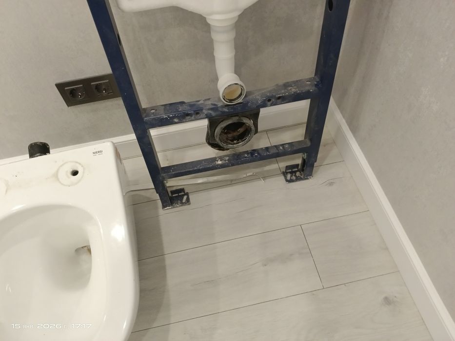 Инсталляция в заборе