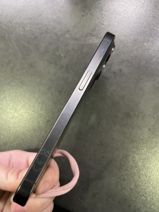 Iphone 15 pro black titanium