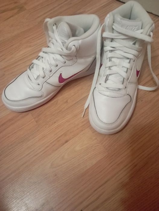 Дамски кецове Nike 36.5