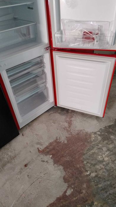 Комбиниран Хладилник с фризер Bomann 175 л Червен 143 см