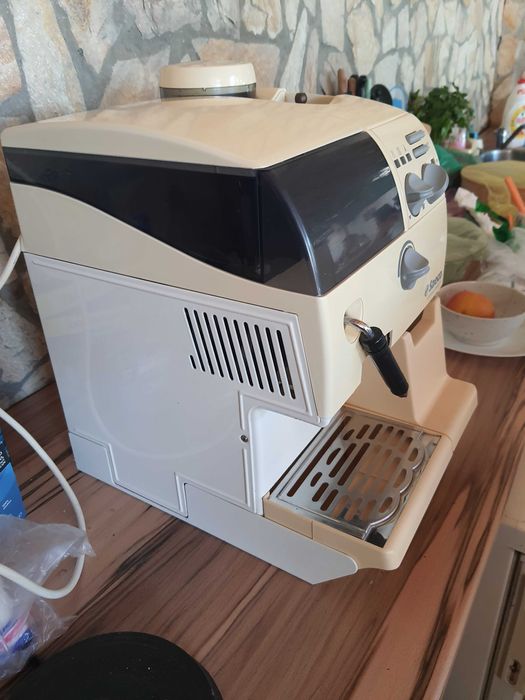 Продавам кафеавтомат, кафемашина Саеко