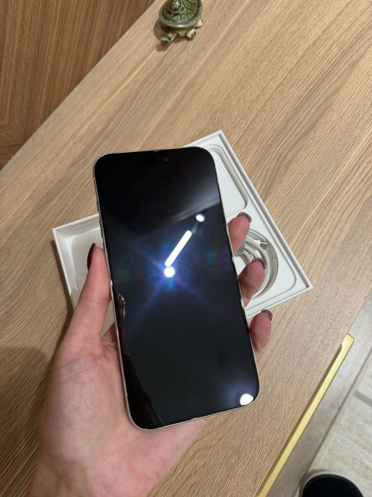 Продам Iphone 15 pro Max 256 гб