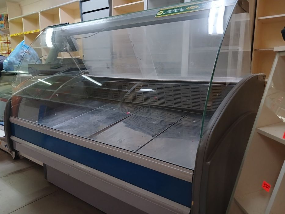 Продам витринные холодильники.