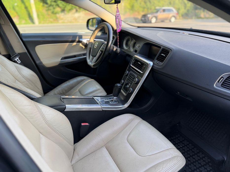 Volvo S60 și în rate