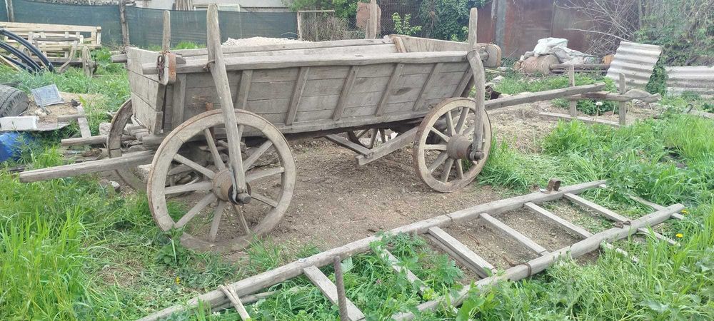 Car de lemn cu accesorii