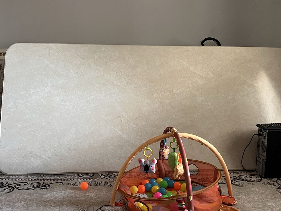 Продаётся стол со стулями в хорошем состояни