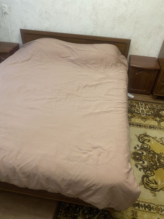 Продается спальный гарнитур