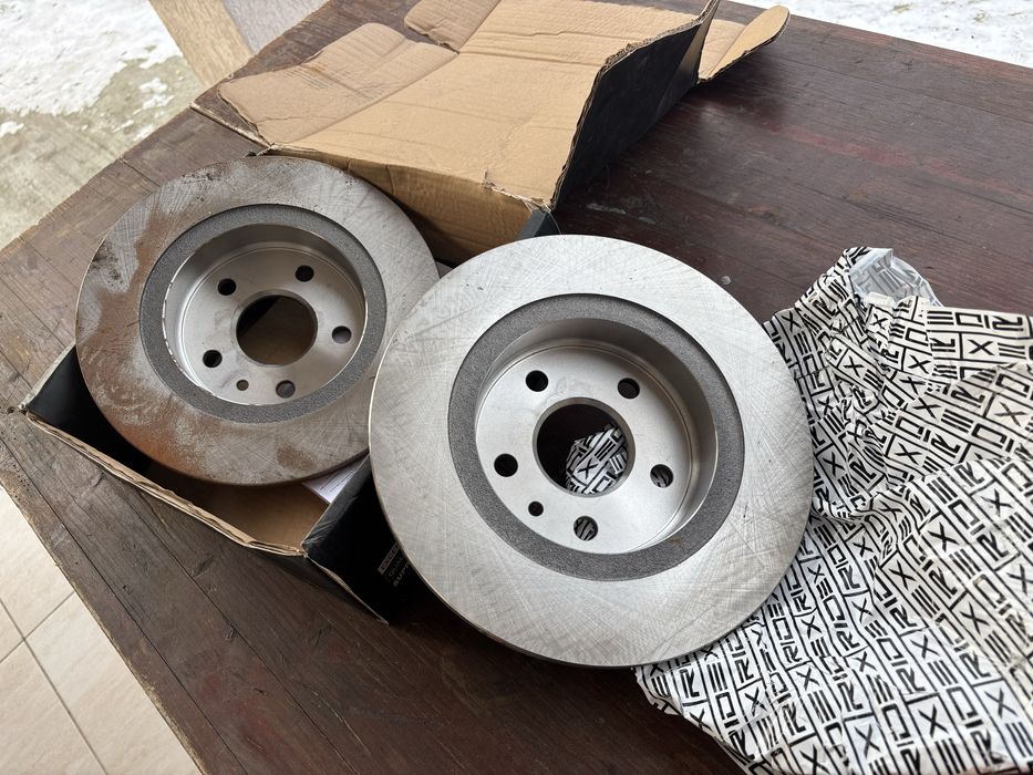 Discuri frână  spate opel astra j 1.4 benzină 2018