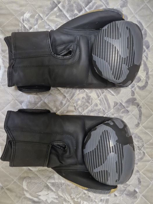 Боксёрские перчатки