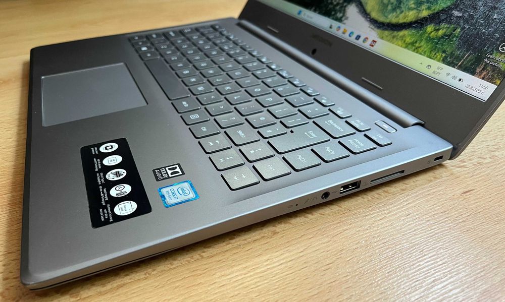 Medion i7-8565u 512gb 15.6 FHD ips laptop лаптоп