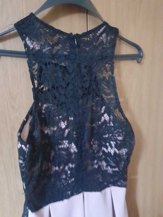 Рокля за официални случаи.