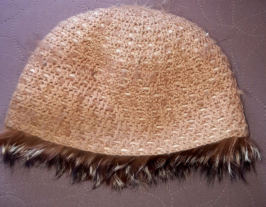 Продам шапку. Мех натуральный .