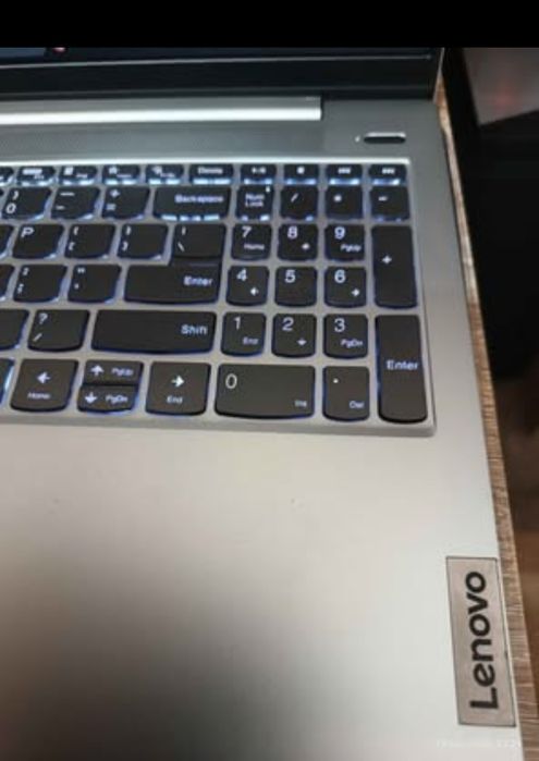 Lenovo IdeaPad 5 – Performanță i7 Gen 11 | 16GB DDR4 - 3200 Mhz RAM