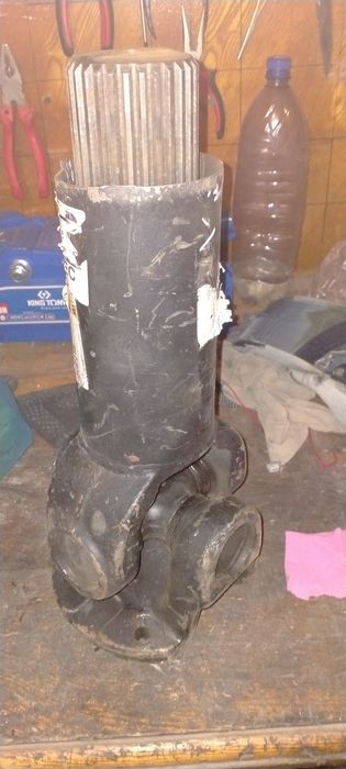 Карданный вал среднего моста Камаз.